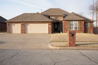 2312 E Queens Street, Broken Arrow, OK 74012