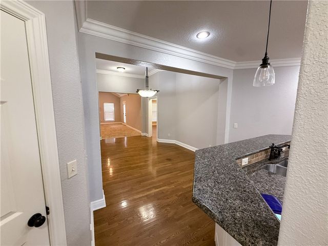 6665 W Valley View Road, Rogers, AR 72758