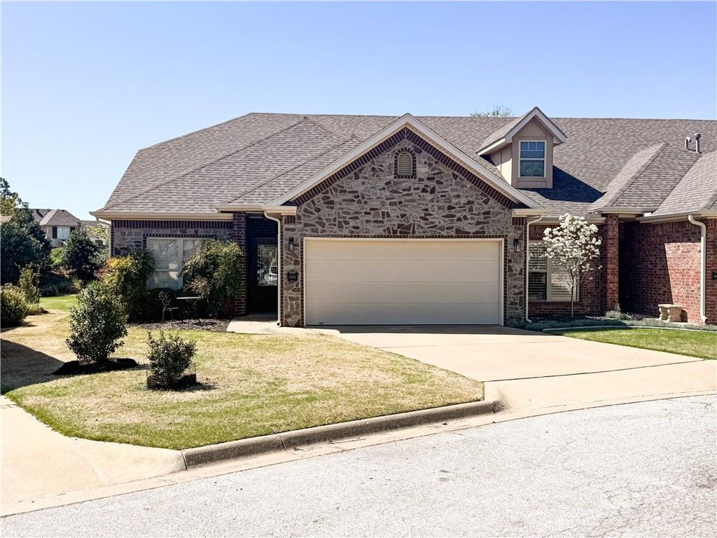 6665 W Valley View Road, Rogers, AR 72758