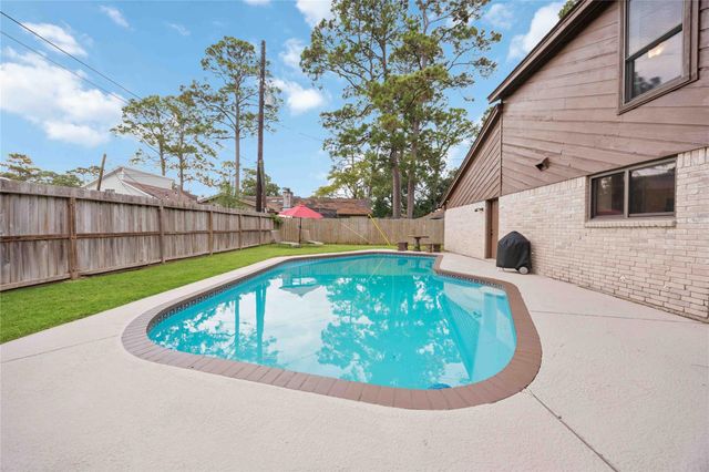 7310 Hickory Lane, Baytown, TX 77521