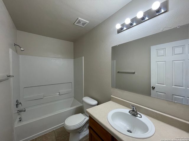 5630 Golf Mist Unit 1, San Antonio, TX 78244