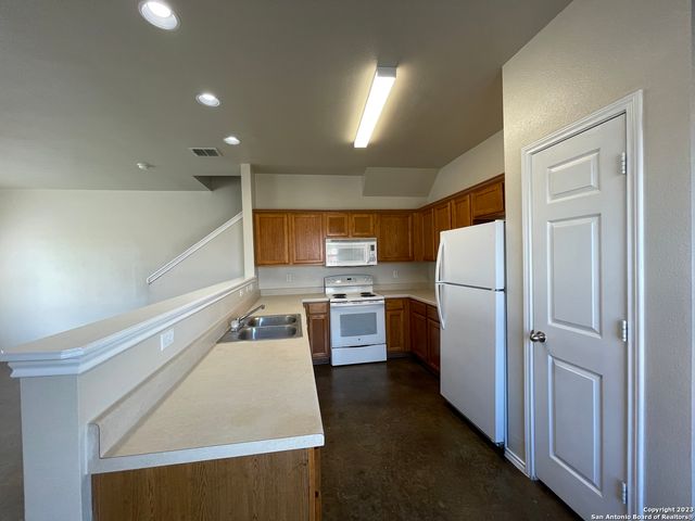 5630 Golf Mist Unit 1, San Antonio, TX 78244