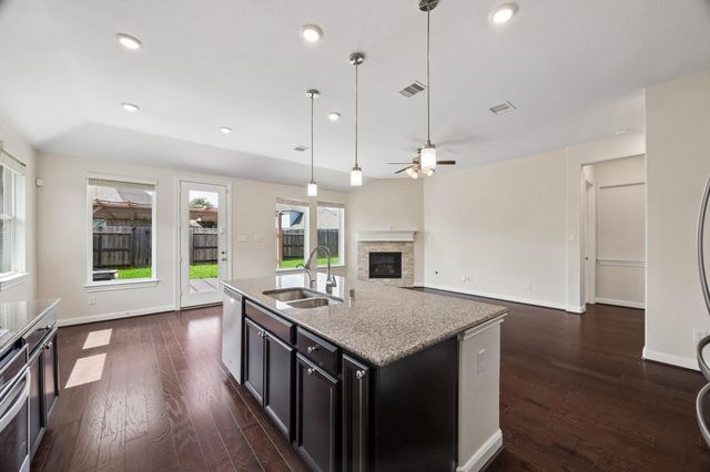 2311 Barrington Field Lane, Pearland, TX 77089