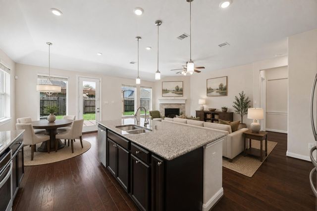 2311 Barrington Field Lane, Pearland, TX 77089