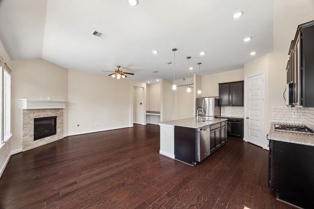 2311 Barrington Field Lane, Pearland, TX 77089