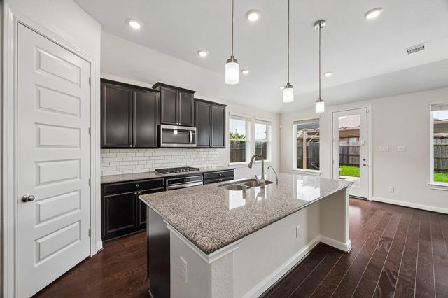 2311 Barrington Field Lane, Pearland, TX 77089