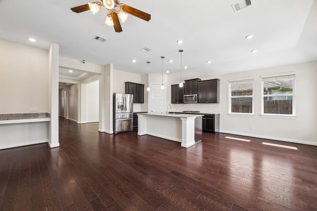 2311 Barrington Field Lane, Pearland, TX 77089