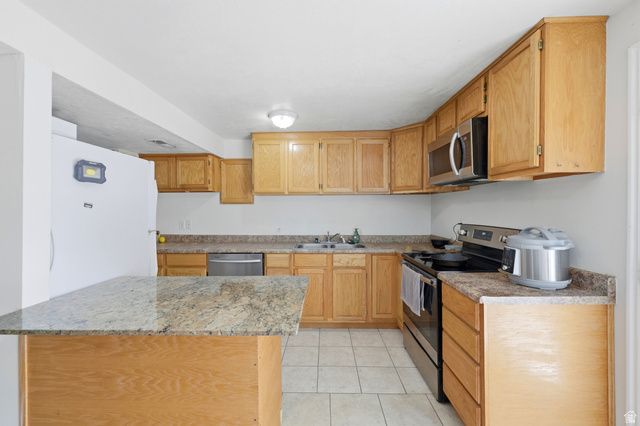 2312 E CINNABAR LN, Salt Lake City, UT 84121