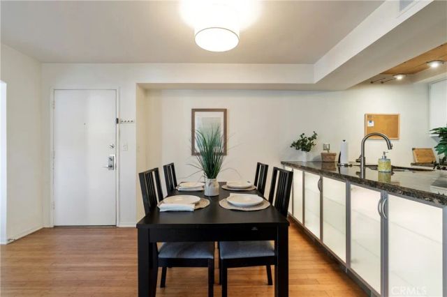 740 N Kings Road 208, West Hollywood, CA 90069