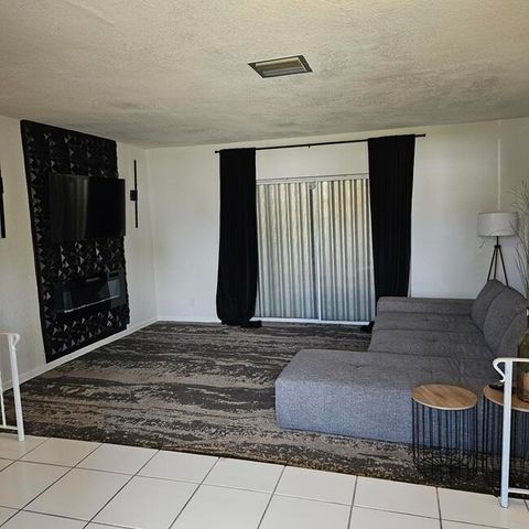 4325 NW 36th Way, Lauderdale Lakes, FL 33309