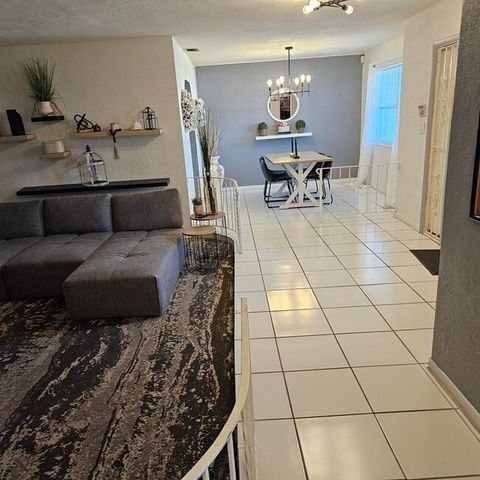 4325 NW 36th Way, Lauderdale Lakes, FL 33309