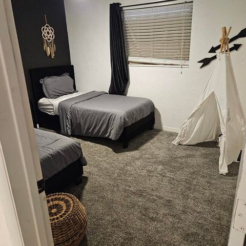 4325 NW 36th Way, Lauderdale Lakes, FL 33309