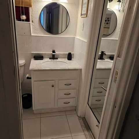 4325 NW 36th Way, Lauderdale Lakes, FL 33309