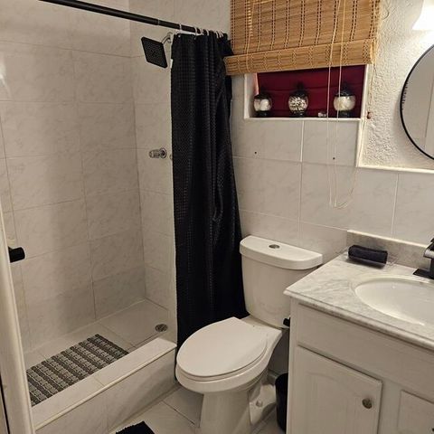 4325 NW 36th Way, Lauderdale Lakes, FL 33309