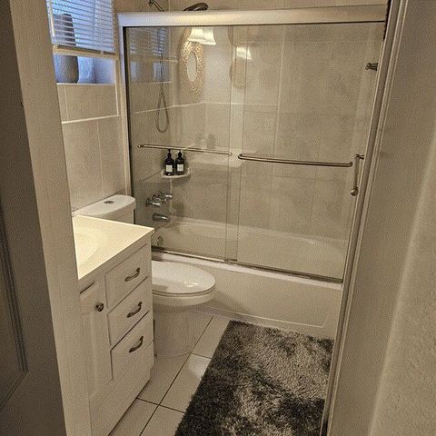 4325 NW 36th Way, Lauderdale Lakes, FL 33309