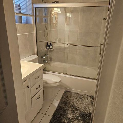 4325 NW 36th Way, Lauderdale Lakes, FL 33309