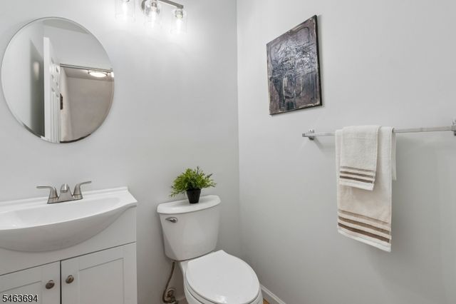 26 Seton Hall Dr, Newark City, NJ 07103