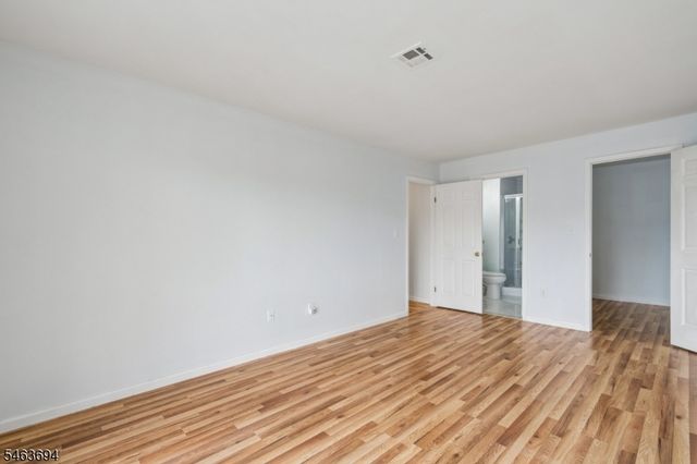26 Seton Hall Dr, Newark City, NJ 07103