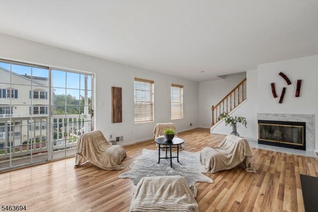 26 Seton Hall Dr, Newark City, NJ 07103