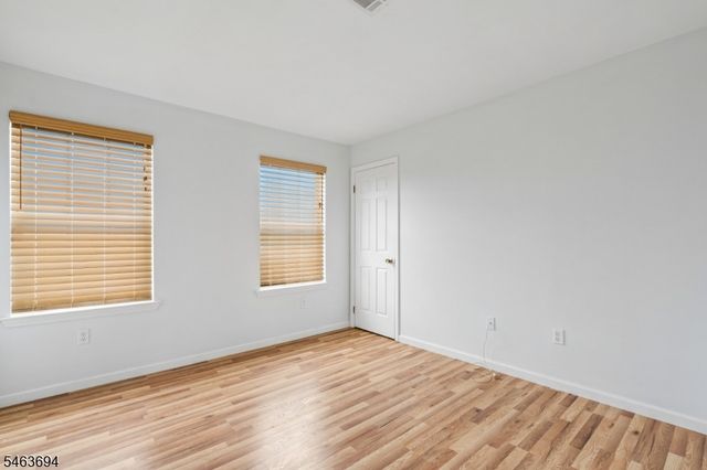 26 Seton Hall Dr, Newark City, NJ 07103