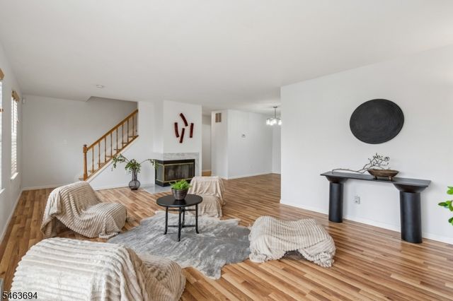 26 Seton Hall Dr, Newark City, NJ 07103