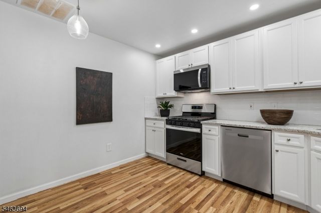 26 Seton Hall Dr, Newark City, NJ 07103
