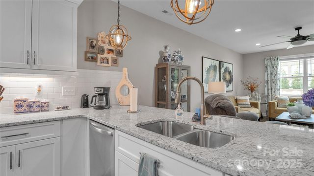 1508 28th Street Lane SE, Hickory, NC 28602