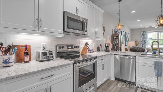 1508 28th Street Lane SE, Hickory, NC 28602