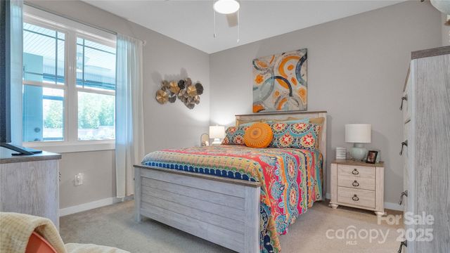 1508 28th Street Lane SE, Hickory, NC 28602