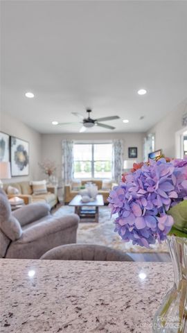 1508 28th Street Lane SE, Hickory, NC 28602