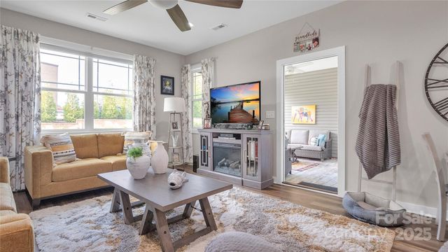 1508 28th Street Lane SE, Hickory, NC 28602