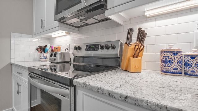 1508 28th Street Lane SE, Hickory, NC 28602