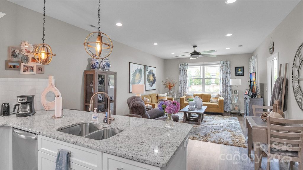 1508 28th Street Lane SE, Hickory, NC 28602