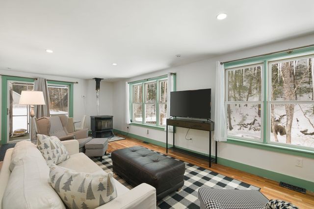 30 Back Street, Newfane, VT 05345