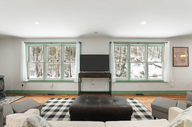 30 Back Street, Newfane, VT 05345