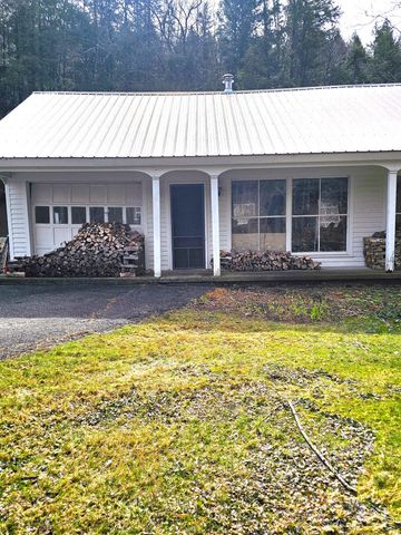 30 Back Street, Newfane, VT 05345