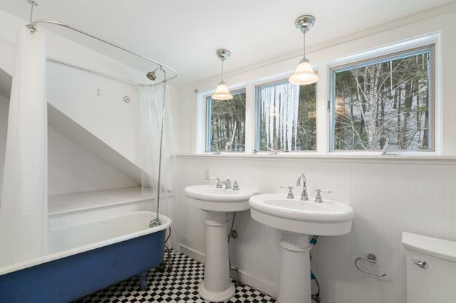 30 Back Street, Newfane, VT 05345