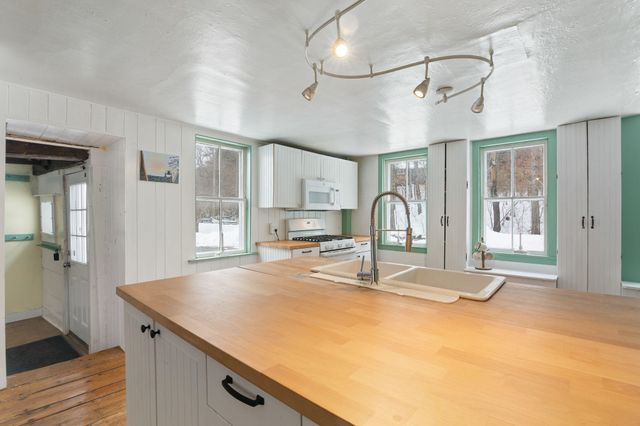 30 Back Street, Newfane, VT 05345