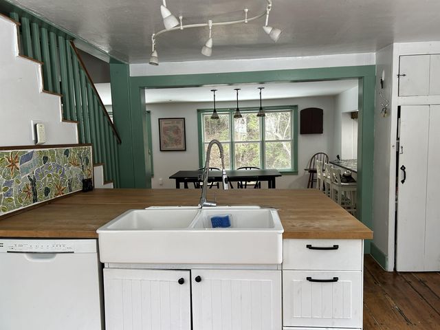 30 Back Street, Newfane, VT 05345