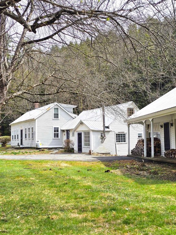 30 Back Street, Newfane, VT 05345