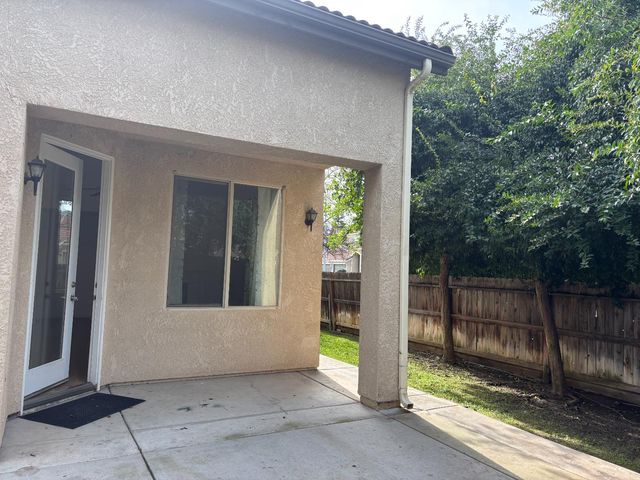 457 Everglade, Clovis, CA 93619