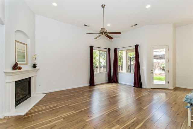 457 Everglade, Clovis, CA 93619