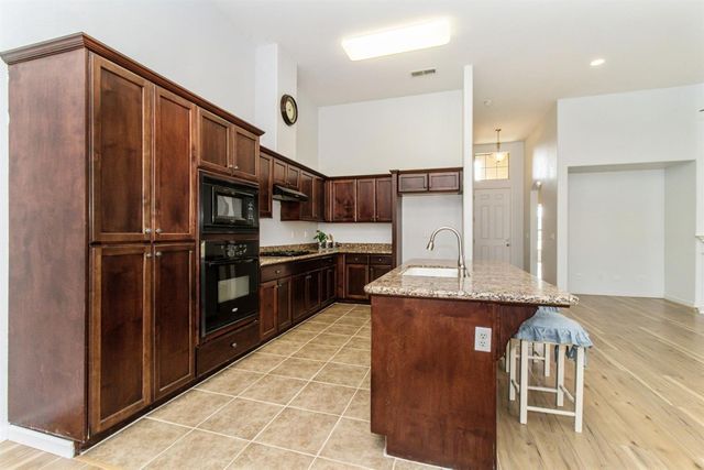 457 Everglade, Clovis, CA 93619