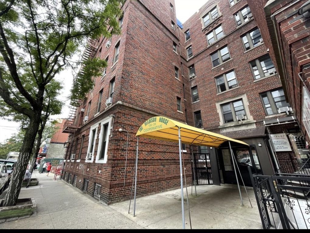 13639 41st Ave Apt 5D, New York City, NY 11355