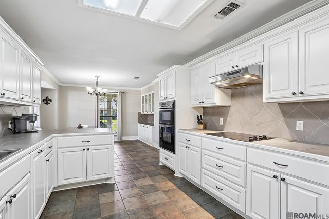 12133 Wickwood Ave, Baton Rouge, LA 70818