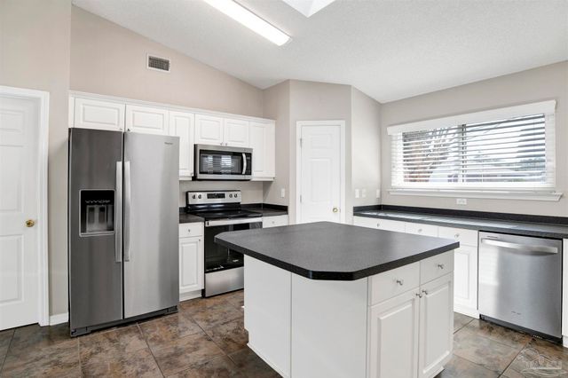 512 Batten Blvd, Pensacola, FL 32507