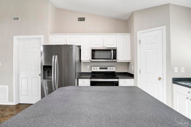 512 Batten Blvd, Pensacola, FL 32507