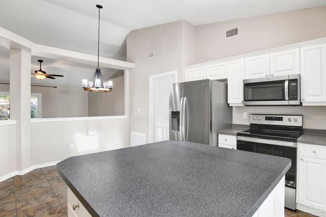 512 Batten Blvd, Pensacola, FL 32507