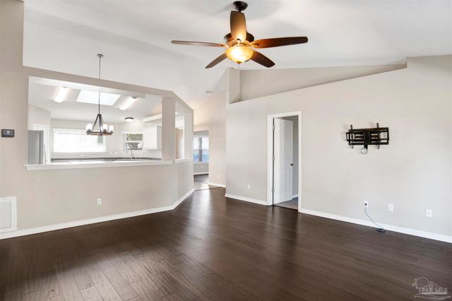 512 Batten Blvd, Pensacola, FL 32507