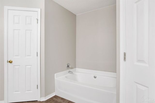 512 Batten Blvd, Pensacola, FL 32507